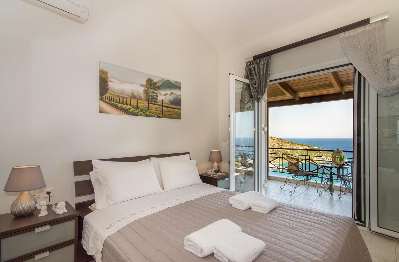 Coastal Paradise Found - Komis' Private Pool Retreat Agios Nikolaos  Bagian luar foto